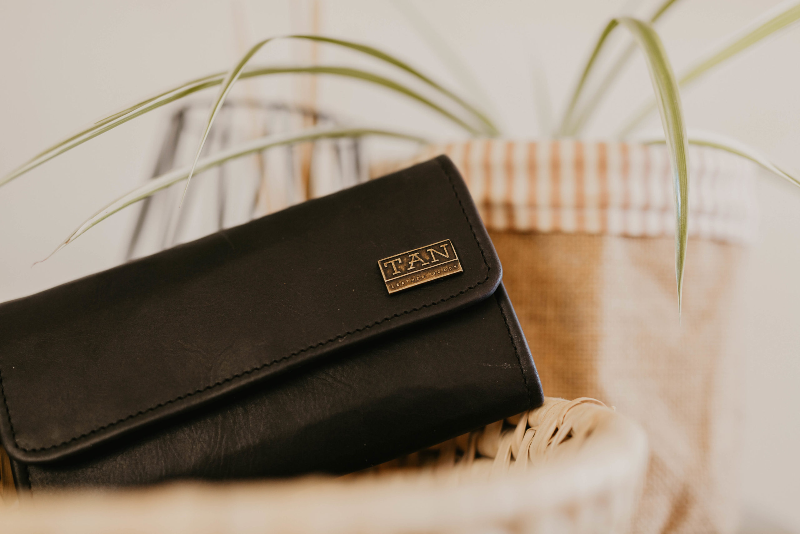 Lauren Ladies Leather Wallet — Tan Leather Goods