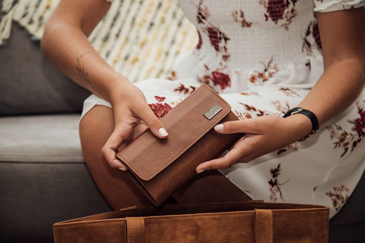 Lauren Leather Wallet - pecan